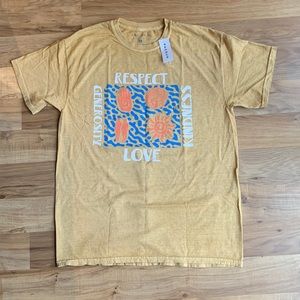 Men’s Yellow Graphic Tee